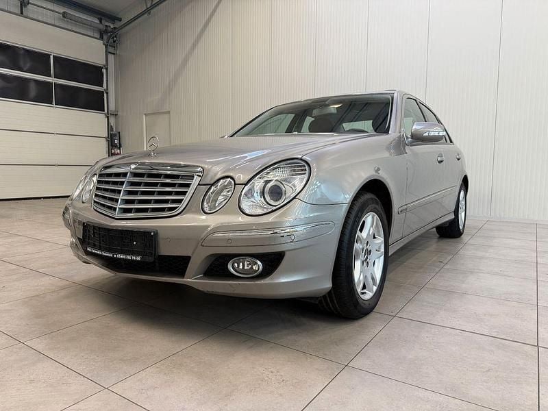 Gebraucht Mercedes E220 170 PS (125 kW) 2007 Silber Limousine