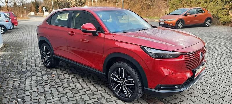 Gebraucht Honda HR-V Elegance 107 PS (78 kW) 2022 Premium crystal red metallic SUV