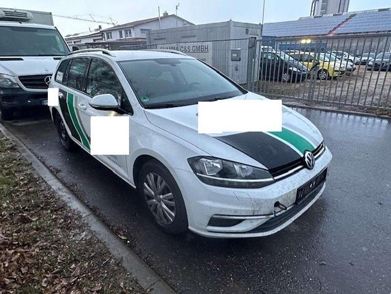 Gebraucht VW Golf VII Sound 150 PS (110 kW) 2017 Pure white Kombi