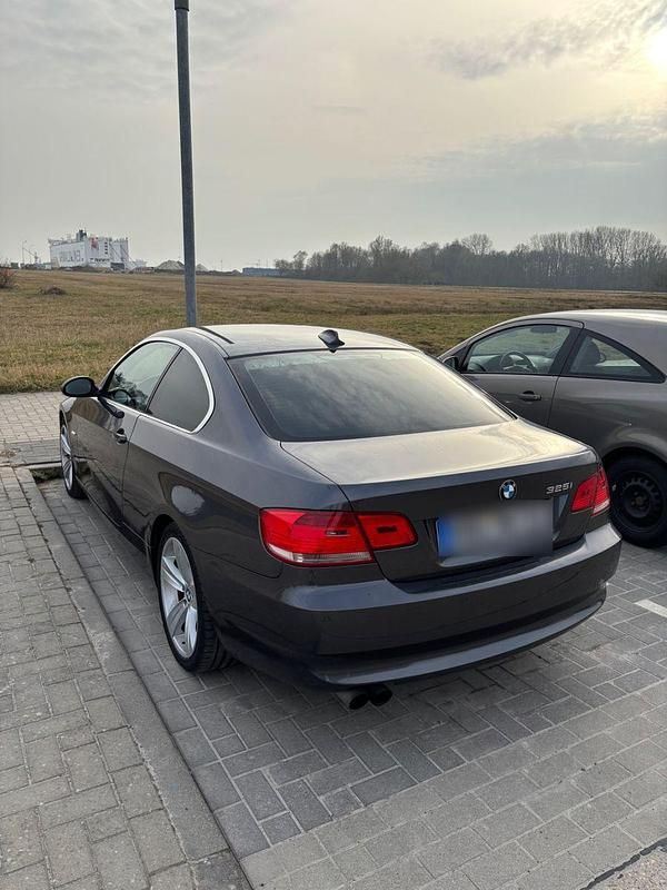 Gebraucht BMW 325 218 PS (160 kW) 2008 Grau Coupé