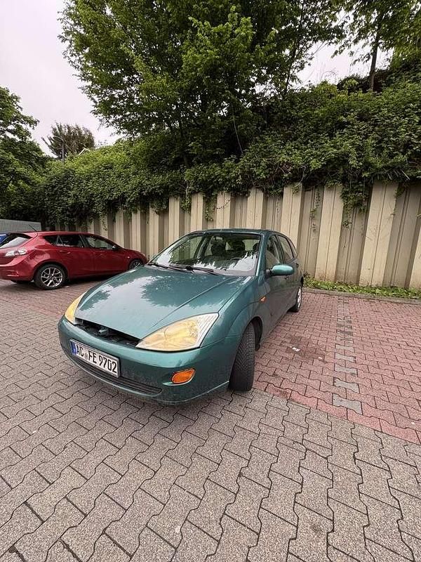 Gebraucht 2001 Ford Focus Limousine | 700 € (Guter Preis) - Bild 1/4