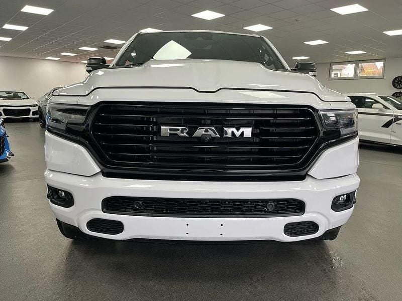 Gebraucht Dodge Ram 401 PS (294 kW) 2022 Weiß Abholung