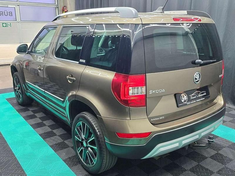 Gebraucht Skoda Yeti Adventure 140 PS (102 kW) 2014 Braun SUV