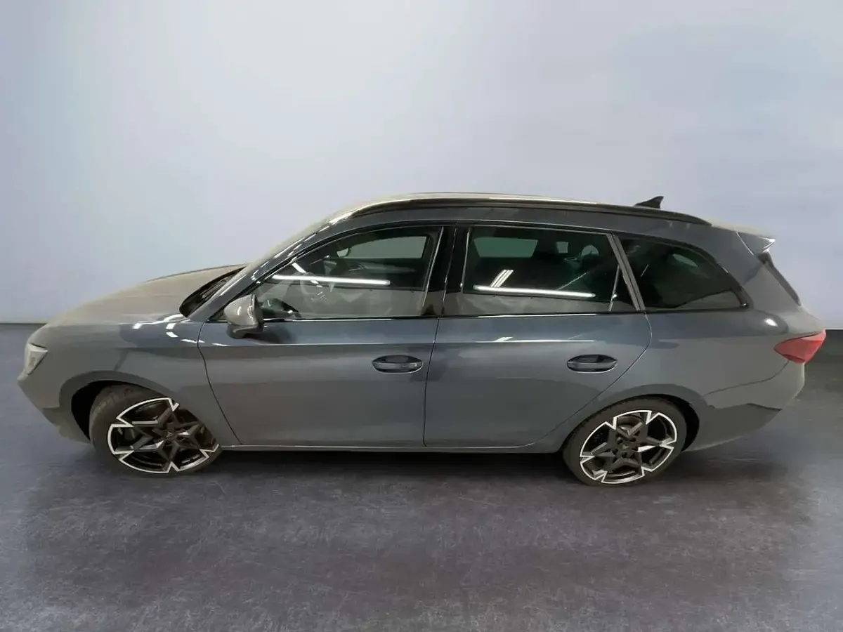Neu Cupra Leon VZ 333 PS (244 kW) 2025 S7  magnetich tech met. Kombi