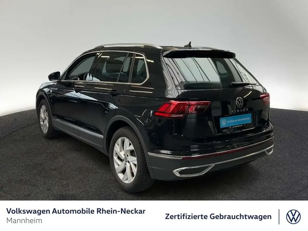 Gebraucht VW Tiguan Elegance 150 PS (110 kW) 2023 Deep black perleffekt SUV