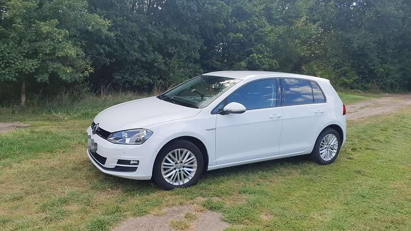 Gebraucht 2015 VW Golf VII Comfortline Limousine | 9.700 € (Guter Preis) - Bild 1/4