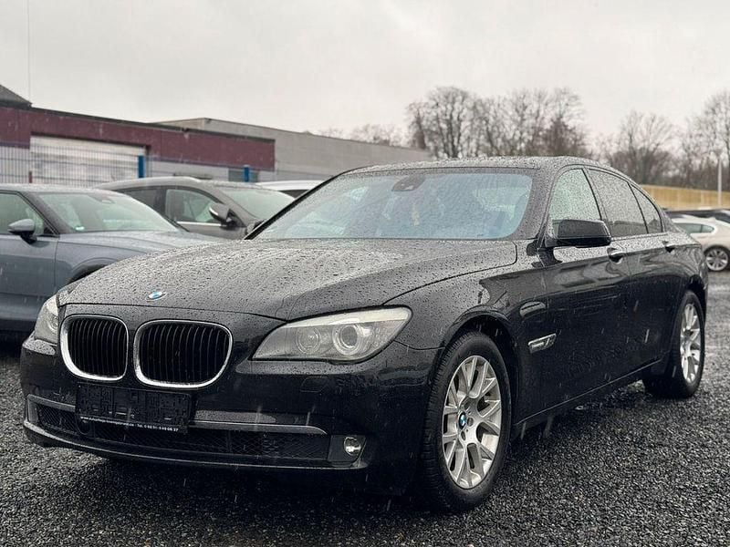 Gebraucht BMW 750 Shadowline 408 PS (300 kW) 2009 Schwarz Limousine