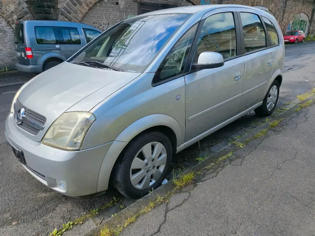 Gebraucht Opel Meriva 101 PS (74 kW) 2004 Silber Van / Kleinbus
