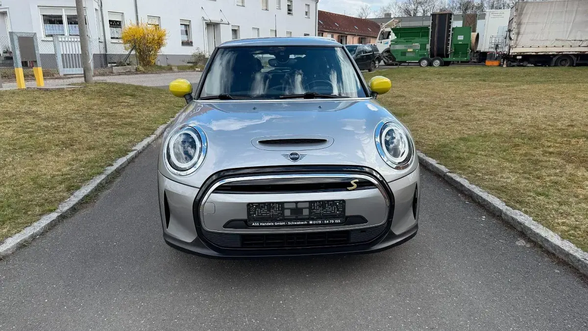 Gebraucht Mini Cooper SE 135 kW (184 PS) 2023 Silber Kleinwagen