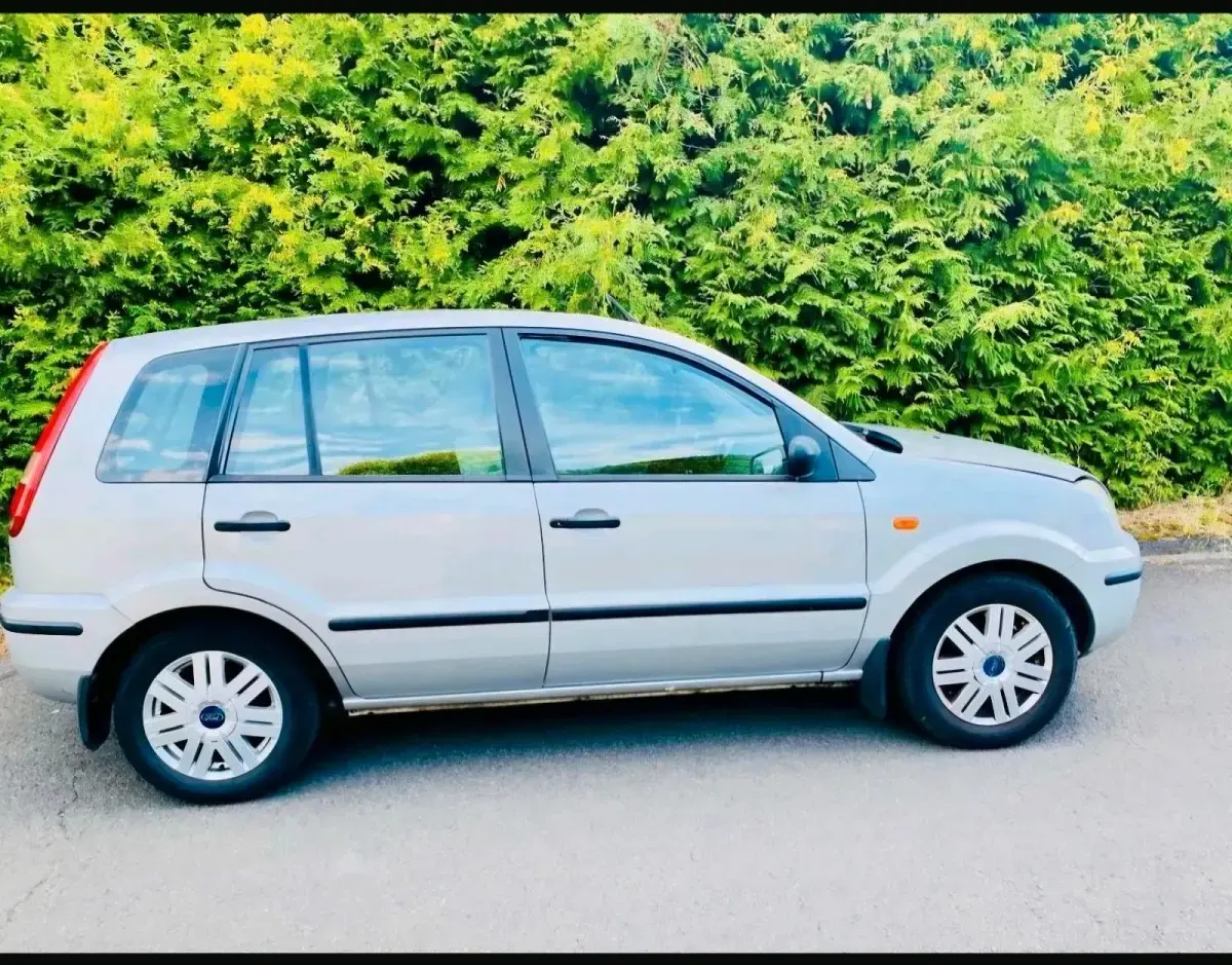 Gebraucht Ford Fusion 80 PS (58 kW) 2003 Silber Kleinwagen