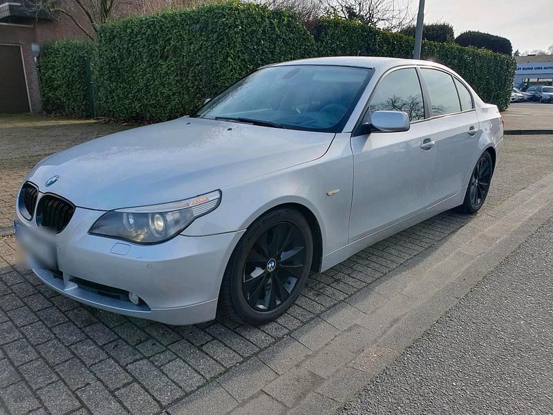Gebraucht BMW 525 177 PS (130 kW) 2004 Grau Limousine
