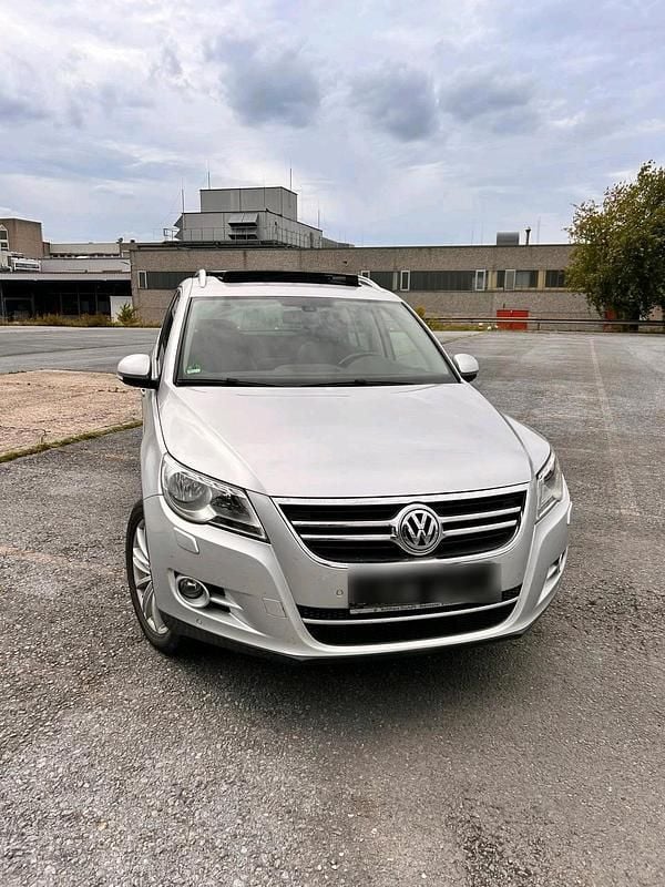 Grau Gebraucht 2010 VW Tiguan SUV | 7.900 € (Guter Preis) - Bild 1/4