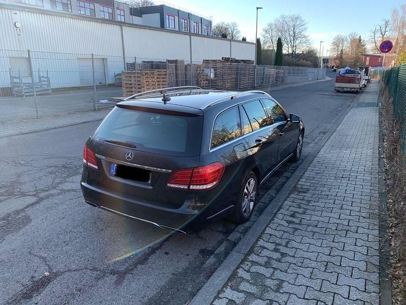 Gebraucht Mercedes E200 Avantgarde 185 PS (136 kW) 2013 Schwarz Kombi
