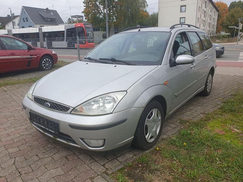 Gebraucht Ford Focus Ghia 116 PS (85 kW) 2004 Silber Kombi