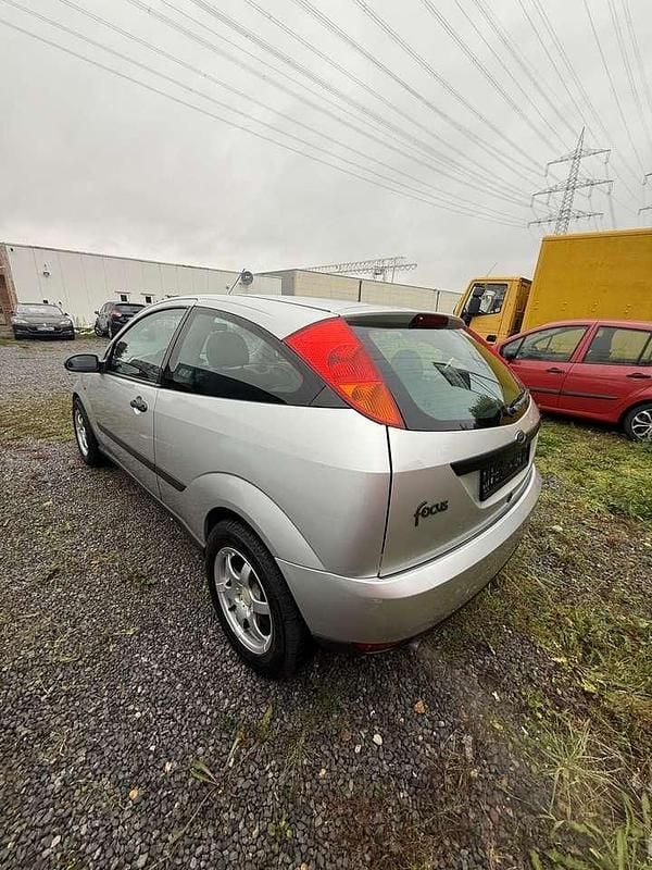 Gebraucht Ford Focus Futura 75 PS (55 kW) 1999 Grau Limousine