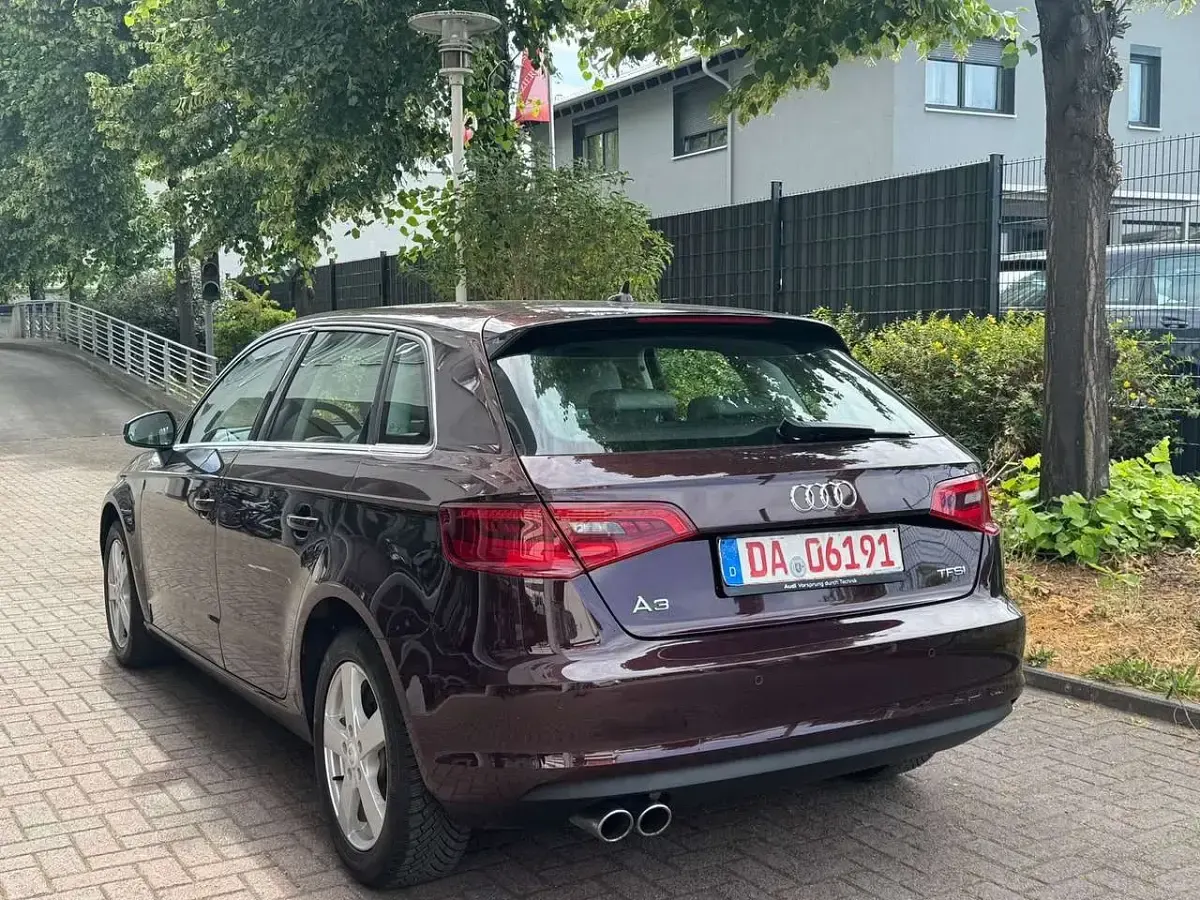 Gebraucht Audi A3 Ambiente 122 PS (89 kW) 2014 Shirazrot metallic Kleinwagen