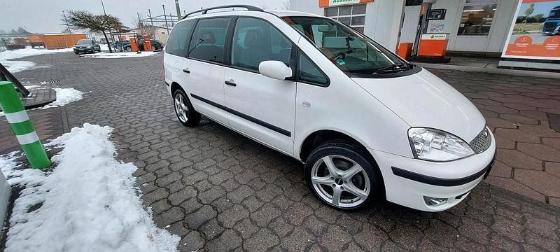 Gebraucht Ford Galaxy 115 PS (84 kW) 2005 Weiß Van / Kleinbus