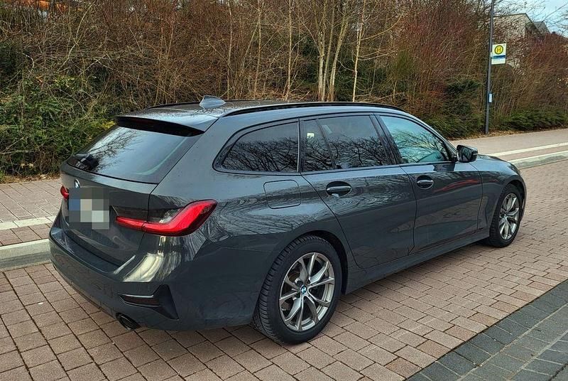 Gebraucht BMW 320 Advantage 190 PS (139 kW) 2020 Grau Kombi