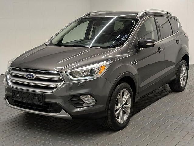 Grau (magneticgraumet.) Gebraucht 2016 Ford Kuga Titanium SUV | 8.980 € (Superpreis) - Bild 1/4