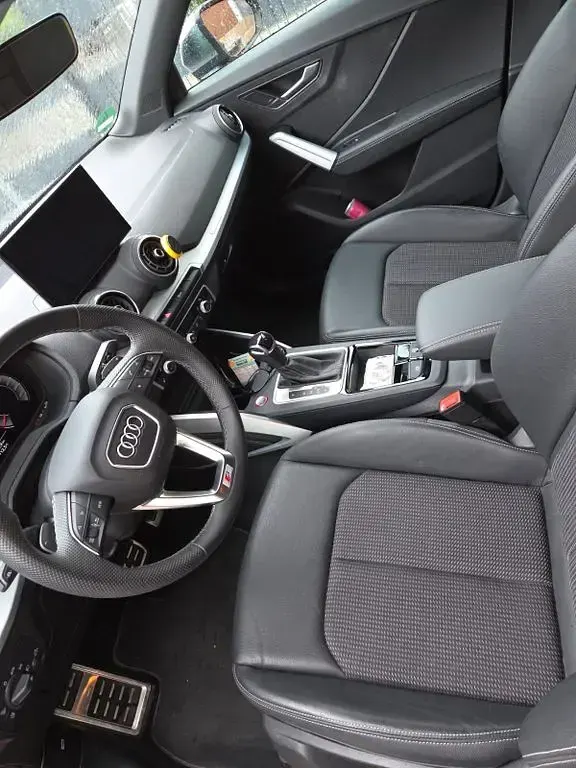 Gebraucht Audi SQ2 Sport 300 PS (220 kW) 2024 Grau SUV