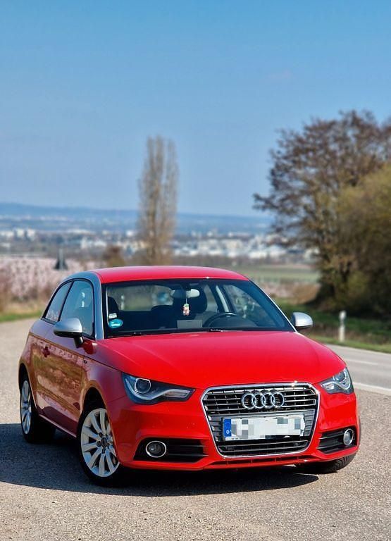 Gebraucht Audi A1 Ambition 122 PS (89 kW) 2012 Rot Kleinwagen