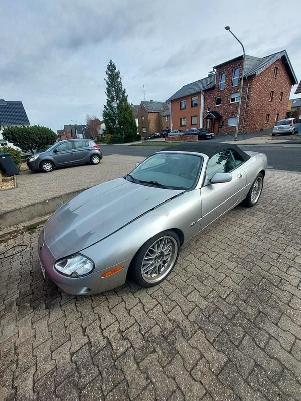 Gebraucht Jaguar XK8 284 PS (208 kW) 1998 Silber Cabrio