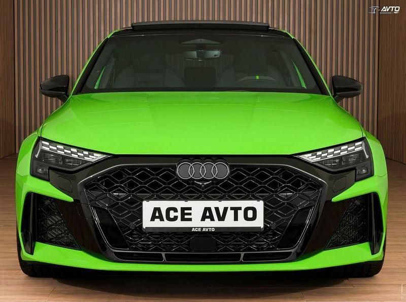 Neu Audi RS3 Sport 400 PS (294 kW) 2026 Grün Limousine