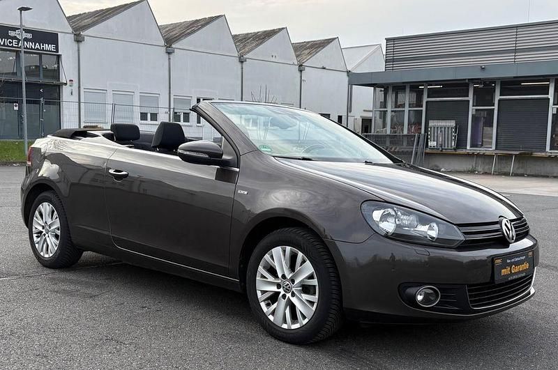 Gebraucht VW Golf VII Basis 105 PS (77 kW) 2014 Rot Cabrio
