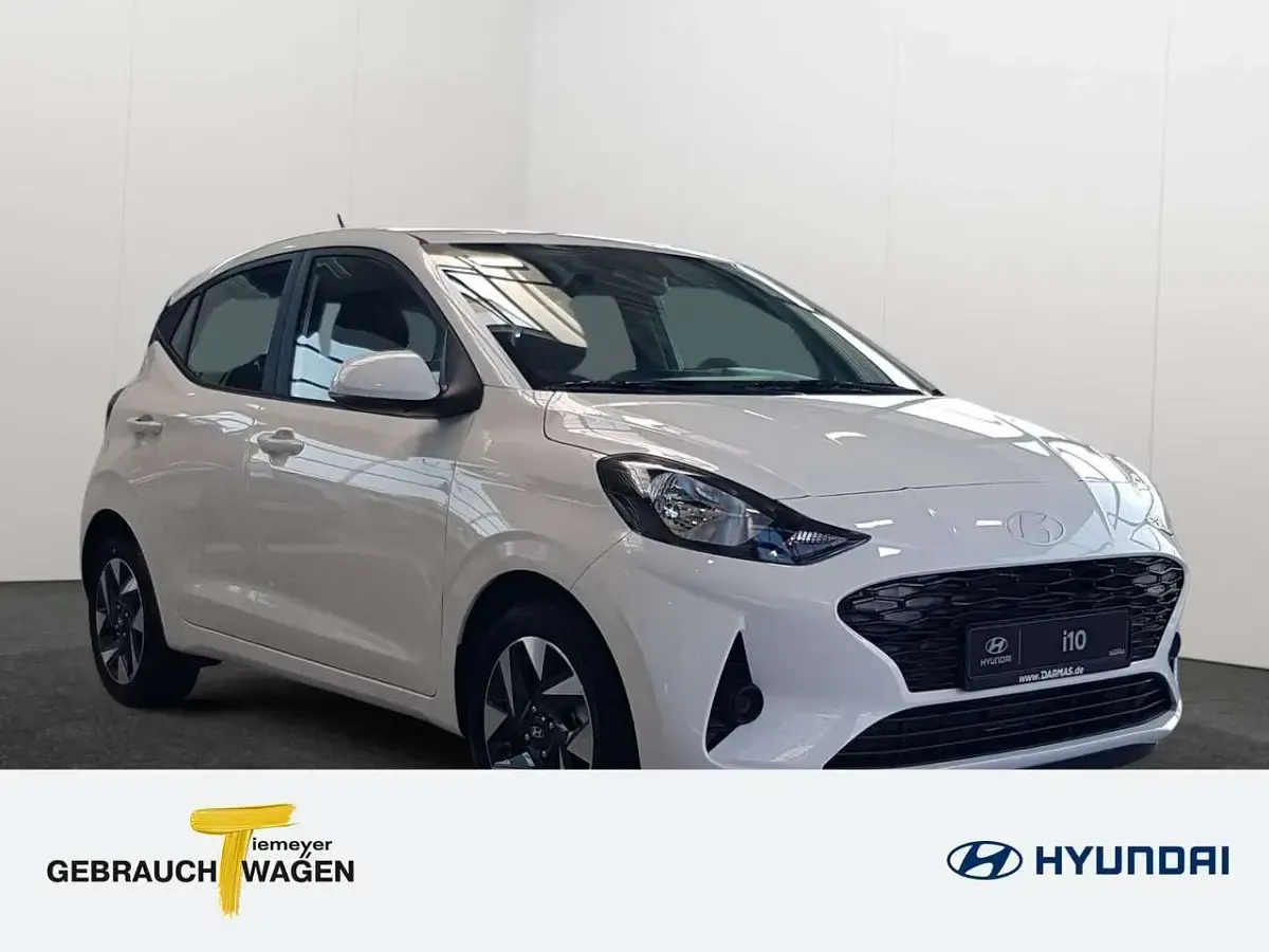 Gebraucht Hyundai i10 Trend 79 PS (58 kW) 2025 Weiß Kleinwagen