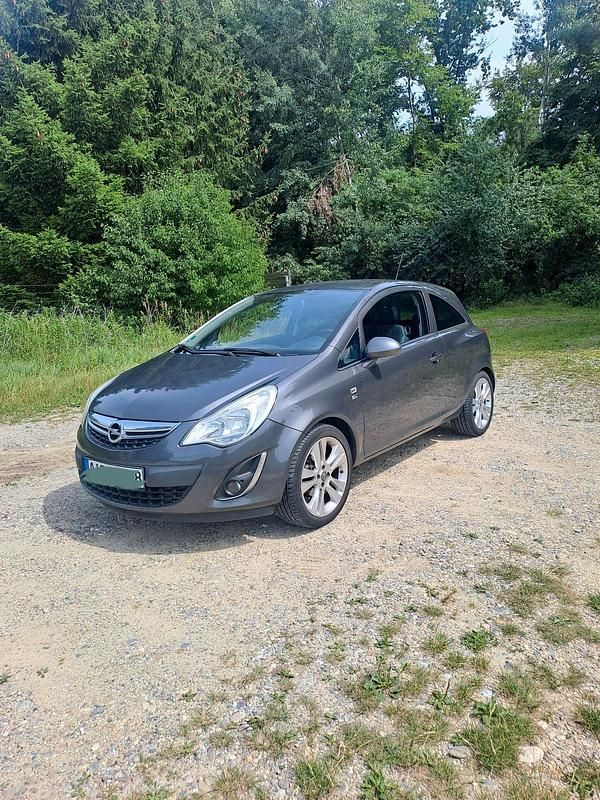 Grau Gebraucht 2012 Opel Corsa Kleinwagen | 3.700 € (Fairer Preis) - Bild 1/4