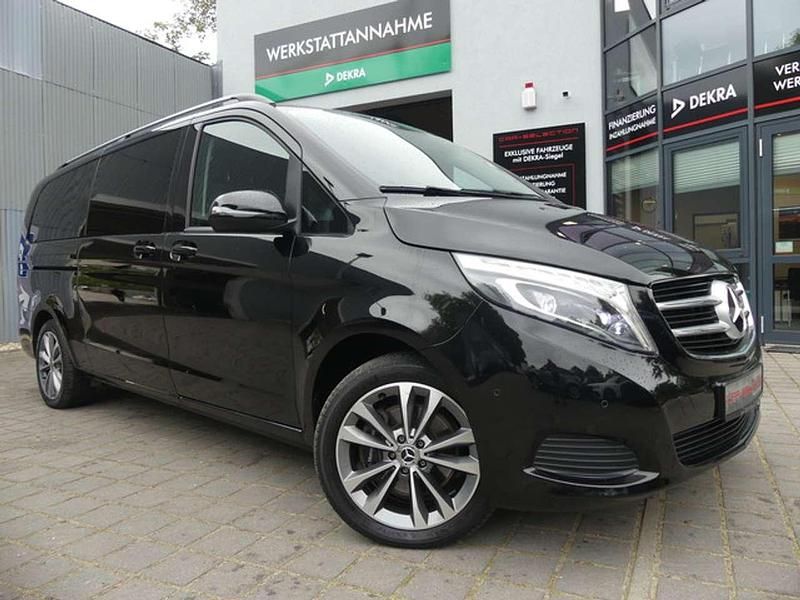 Obsidianschwarz Gebraucht 2018 Mercedes V250 Edition Van / Kleinbus | 38.800 € (Guter Preis) - Bild 1/4