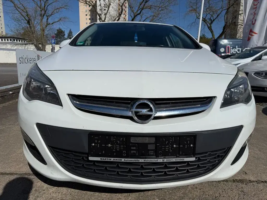 Brugt Opel Astra 140 HK (102 kW) 2012 Hvid Sedan