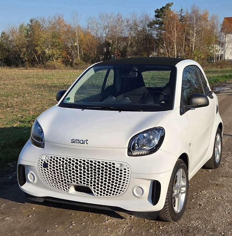 Weiß Gebraucht 2021 Smart ForTwo Electric Drive Coupé | 10.500 € (Fairer Preis) - Bild 1/4