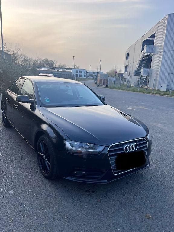 Gebraucht Audi A4 Ambiente 120 PS (88 kW) 2013 Schwarz Limousine