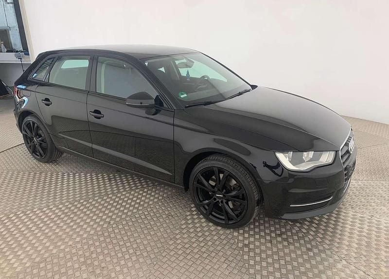 Schwarz Gebraucht 2013 Audi A3 Sportback Ambition Kombi | 9.500 € (Superpreis) - Bild 1/4