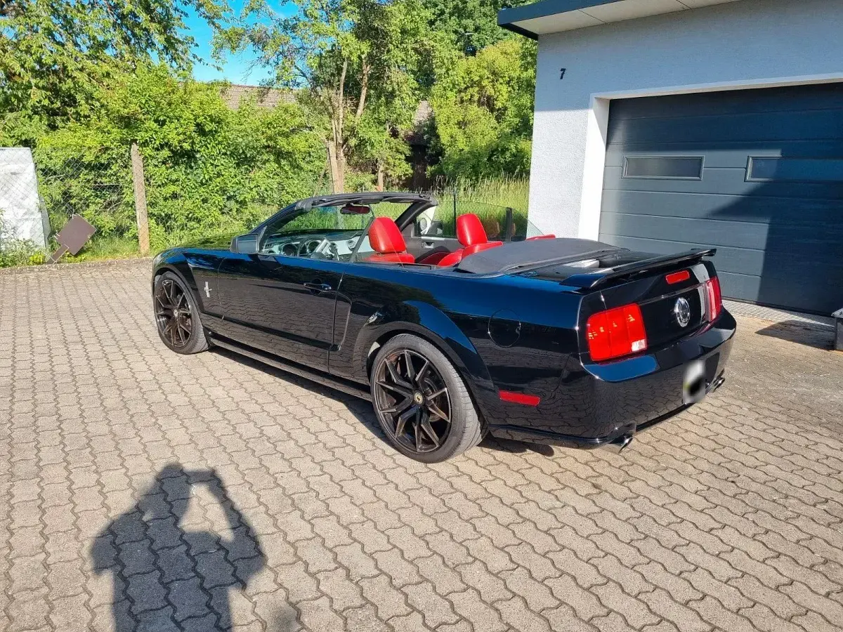 Gebraucht Ford Mustang GT Premium 305 PS (224 kW) 2005 Schwarz Cabrio