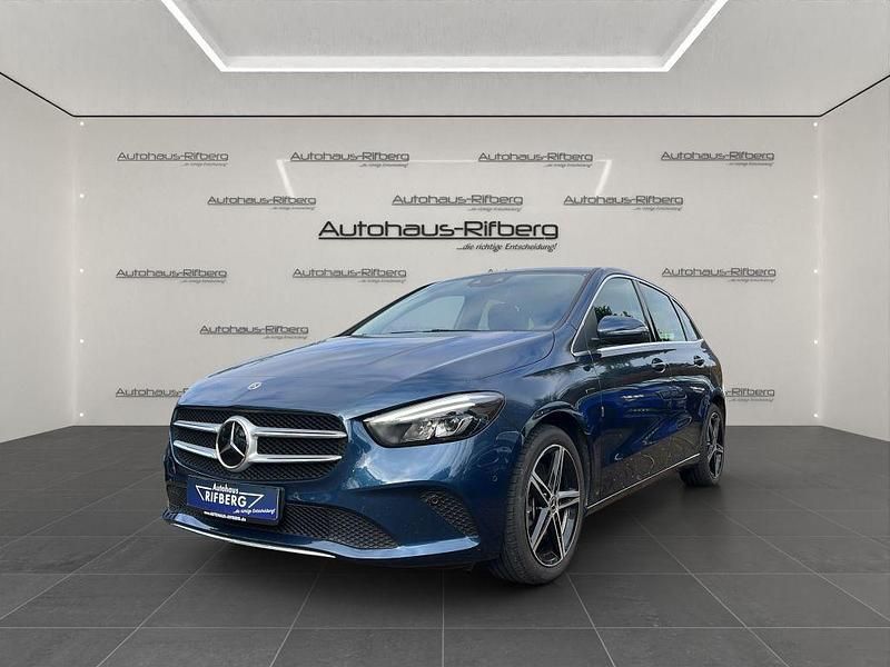 Blau Gebraucht 2021 Mercedes B250e Progressive Van / Kleinbus | 24.890 € (Superpreis) - Bild 1/4