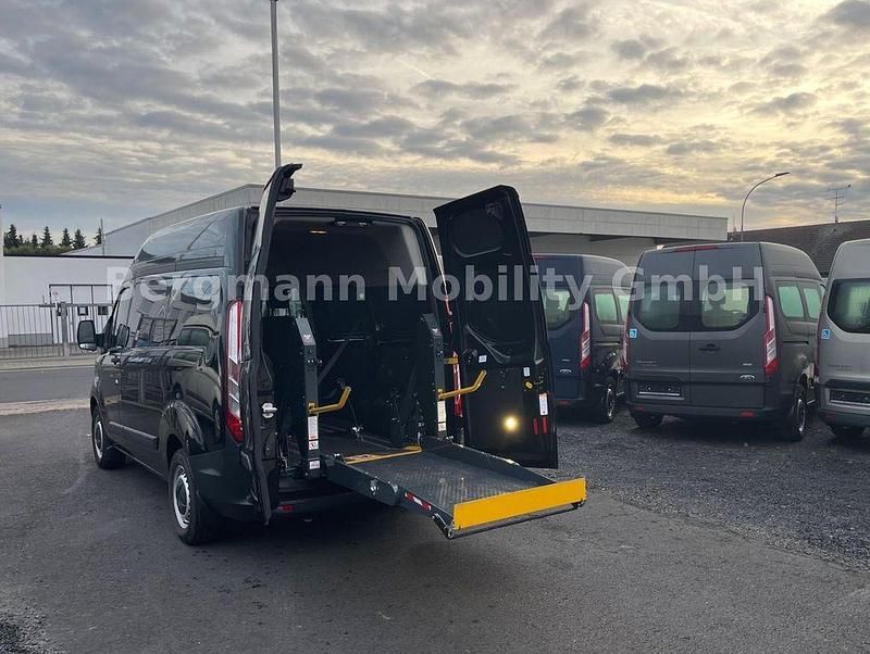 Gebraucht Ford Transit 105 PS (77 kW) 2019 Schwarz Van / Kleinbus