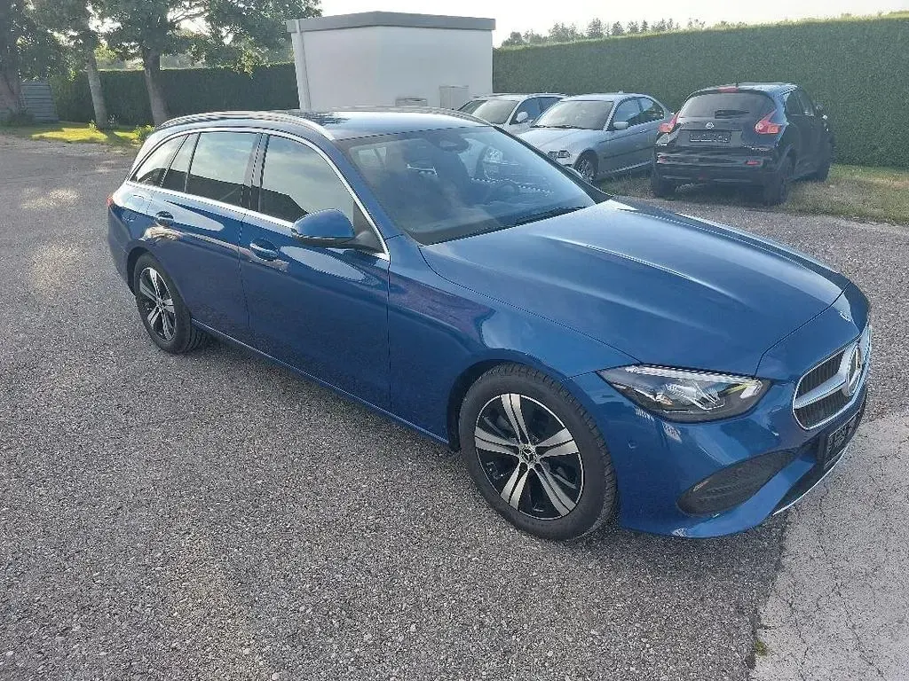 Gebraucht Mercedes C220 Avantgarde 200 PS (147 kW) 2022 Blau Limousine
