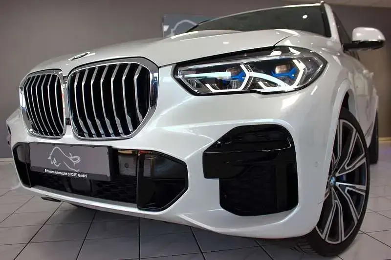 Gebraucht BMW X5 M Sport 286 PS (210 kW) 2023 Mineralweiss met SUV