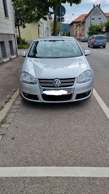 Silber Gebraucht 2009 VW Jetta Comfortline Limousine | 6.950 € (Etwas zu teuer) - Bild 1/4