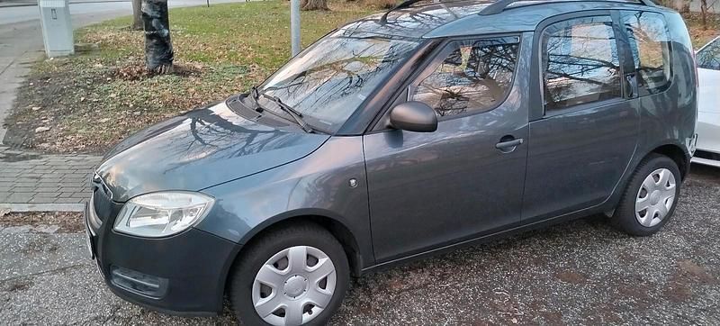 Grau Gebraucht 2009 Skoda Roomster Van / Kleinbus | 1.300 € (Superpreis) - Bild 1/4