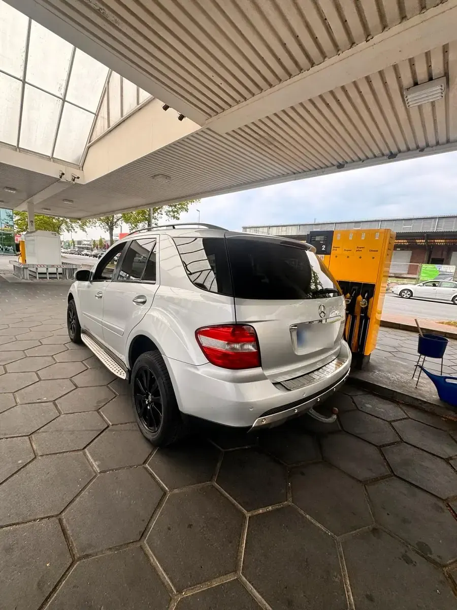 Gebraucht Mercedes ML350 190 PS (139 kW) 2008 Silber SUV