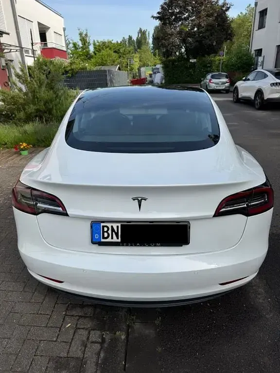 Gebraucht Tesla Model 3 Standard Range Plus 225 kW (306 PS) 2021 Weiß Limousine