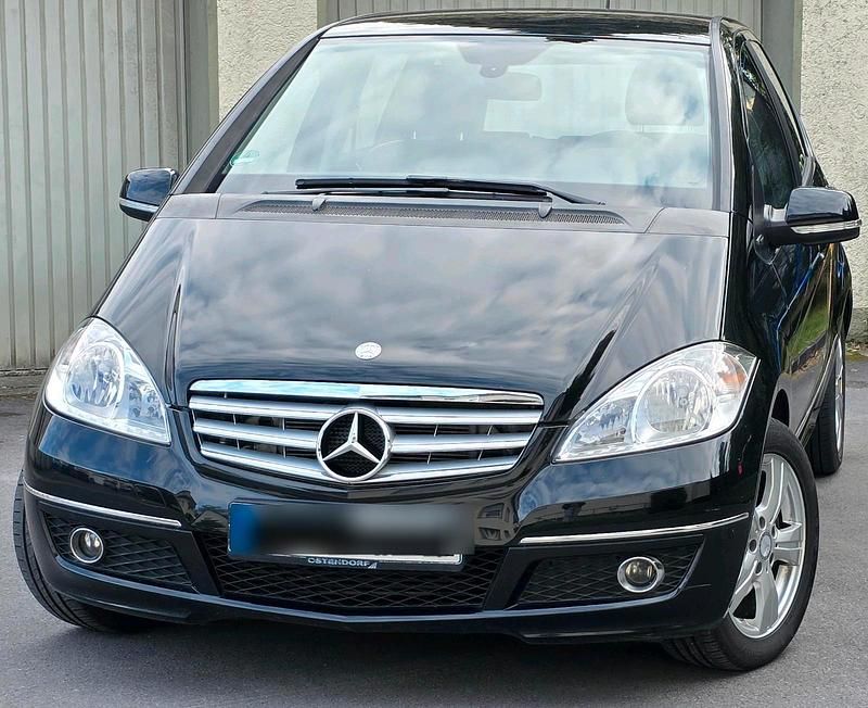 Schwarz Gebraucht 2012 Mercedes A180 Limousine | 4.700 € - Bild 1/4