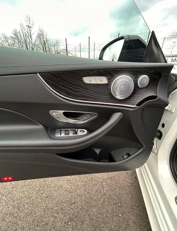 Gebraucht Mercedes E200 AMG line 184 PS (135 kW) 2017 Weiß Coupé