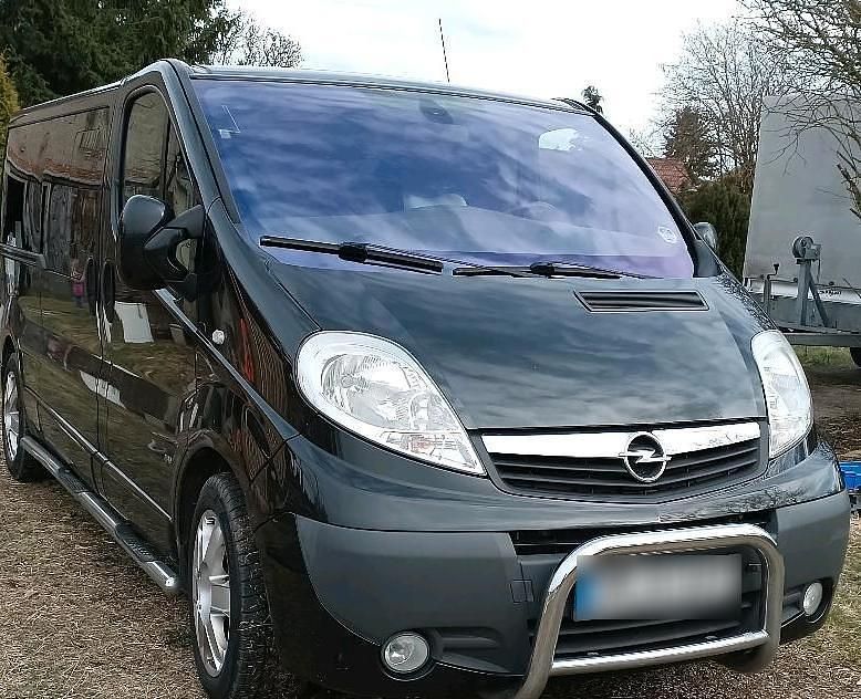 Gebraucht Opel Vivaro 145 PS (106 kW) 2010 Schwarz Van / Kleinbus