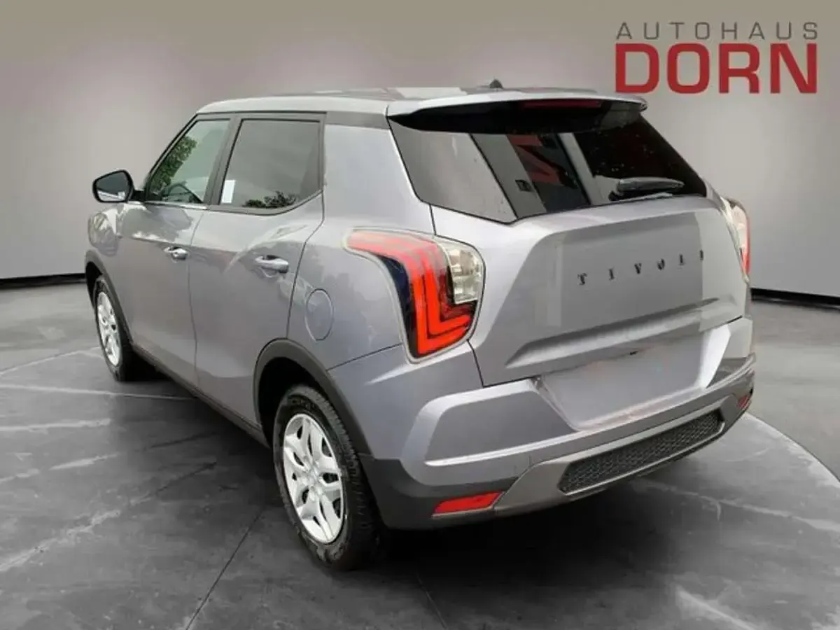 Neu KGM Tivoli 135 PS (99 kW) 2025 Iron metal SUV