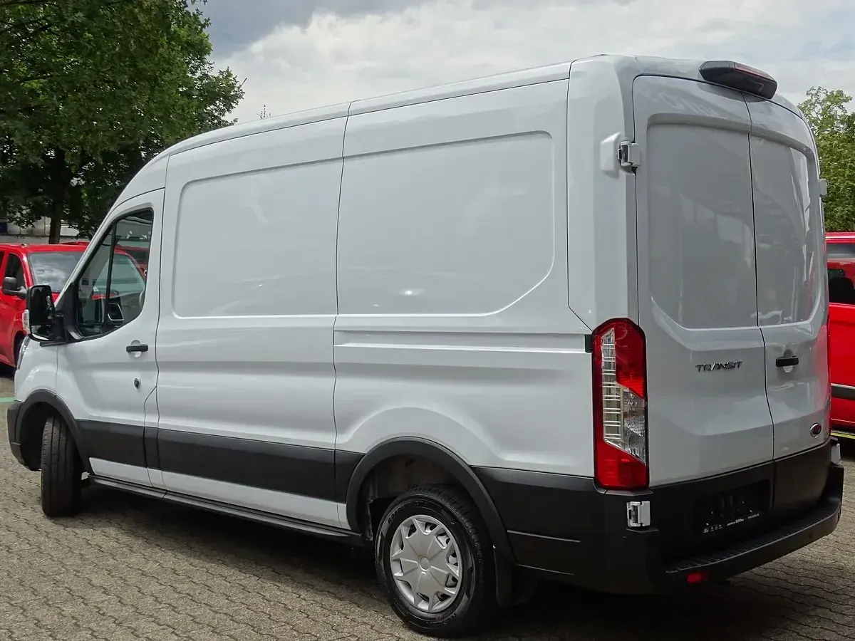 Gebraucht Ford Transit Trend 131 PS (96 kW) 2024 Weiß Van