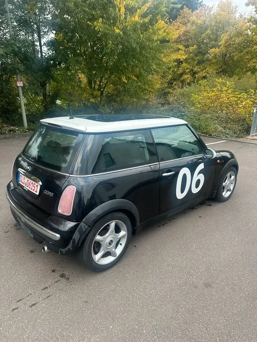 Używany Mini Cooper 115 KM (84 kW) 2004 Czarny Hatchback